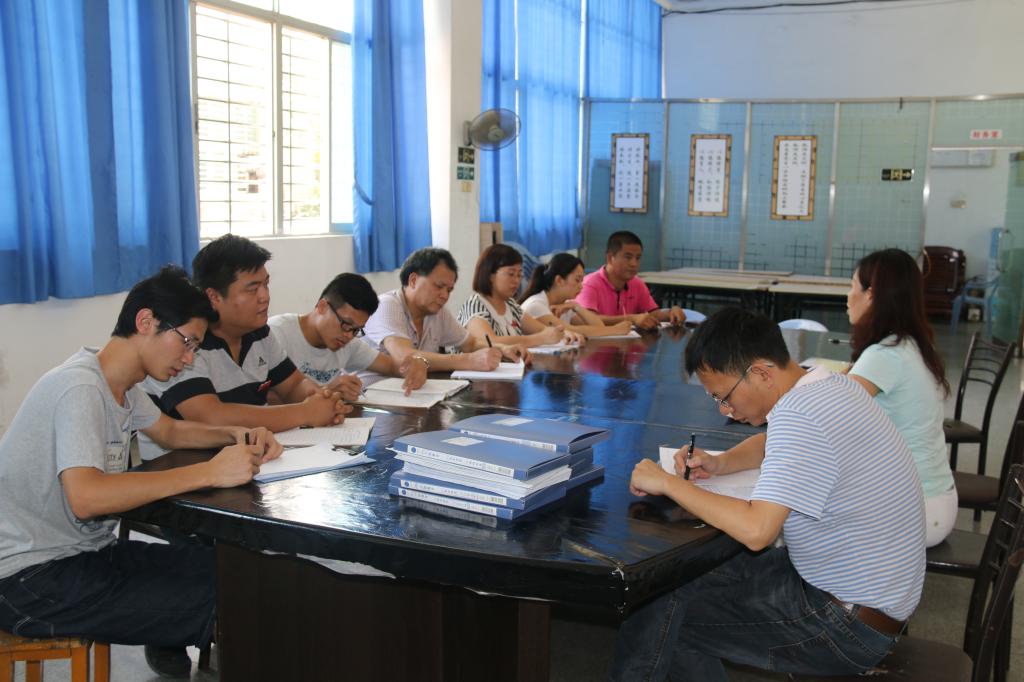 泉州闽南工贸学校学习点座谈会现场