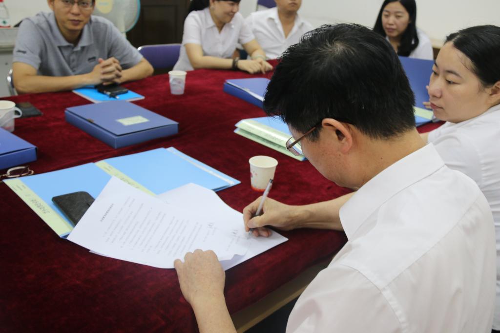 学院与学习点签订“责任书”和“承诺书”