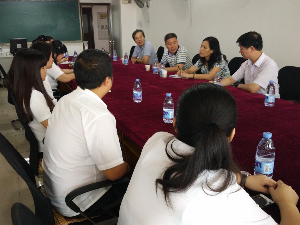 在福州升大培训学校学习中心开座谈会