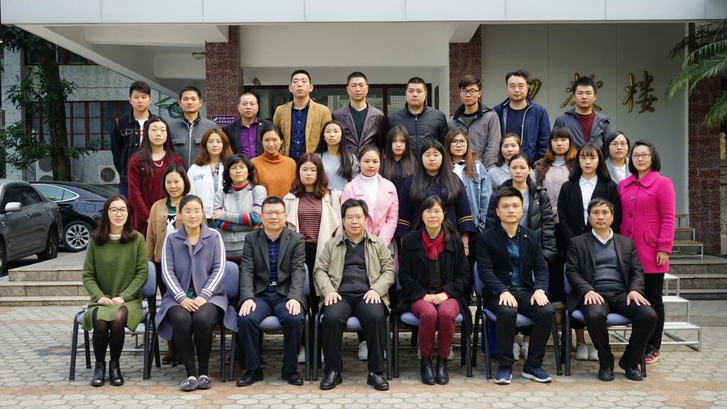 工商管理、市场营销班新生合影